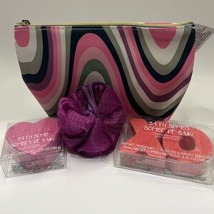 Valentine’s Bath Bomb Bundle: 3 bombs (X, O, & Love) makeup Bag, and loofa